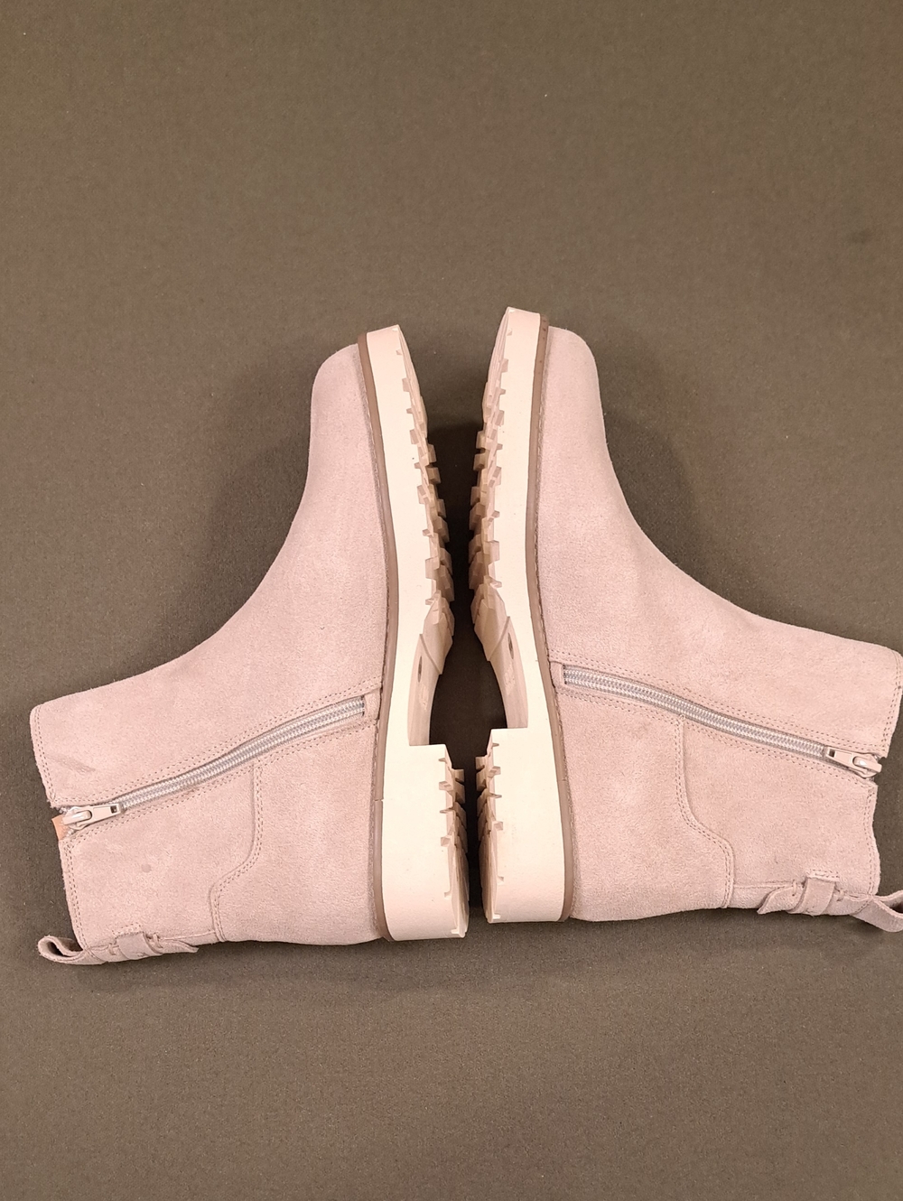 Crown Vintage Taylen Bootie - Color: Dove - Size: Women 9 - Picture 6 of 11